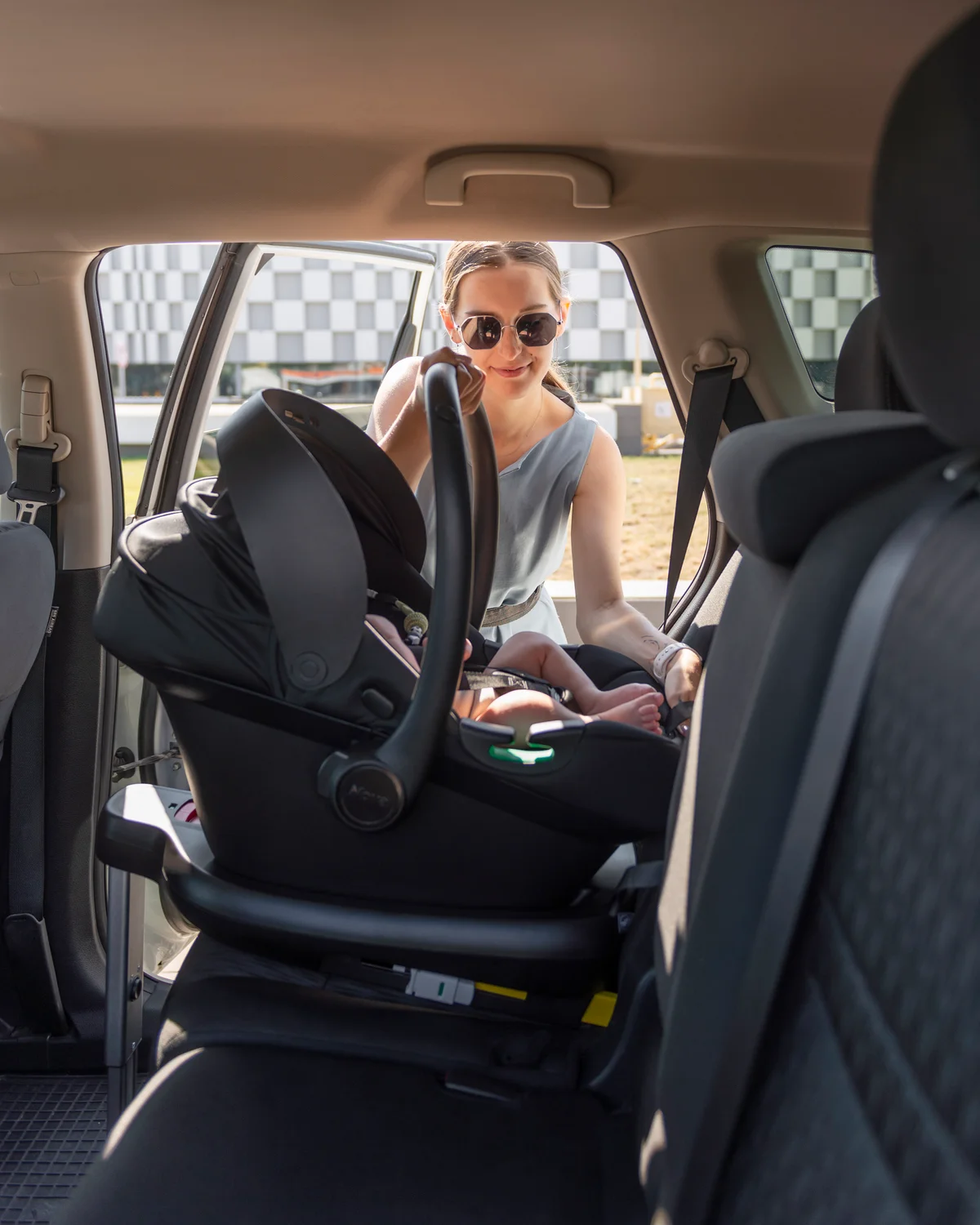 Automobilinė kėdutė Carrello Nova su ISOFIX baze